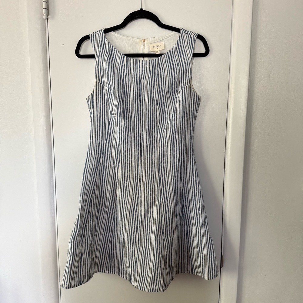 Everly Blue & White Striped Sleeveless Sheath Dress Medium